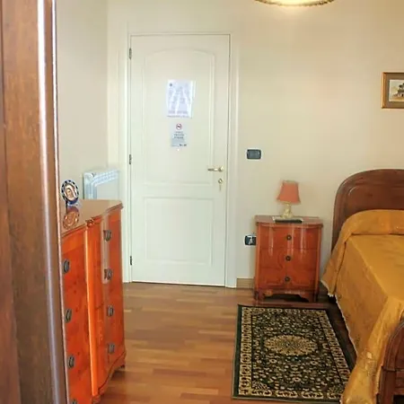 Julia Bed & Breakfast